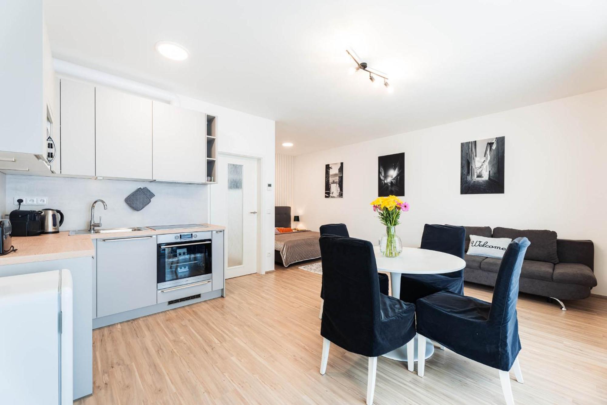Silvie Apartments - Wolkerova ออลอโมตซ์ ภายนอก รูปภาพ