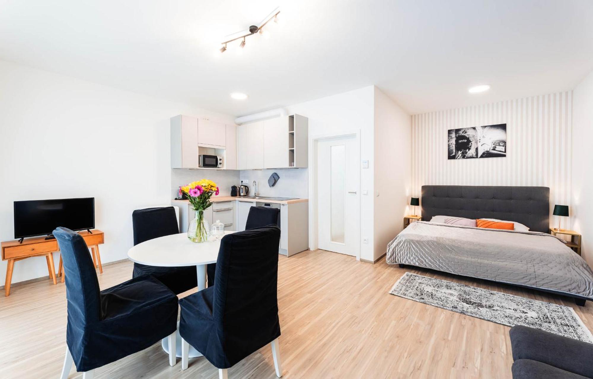 Silvie Apartments - Wolkerova ออลอโมตซ์ ภายนอก รูปภาพ